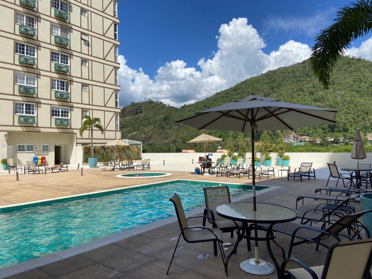Flat 217 Granja Brasil - Com Piscina Em Itaipava Lägenhet Petrópolis Exteriör bild
